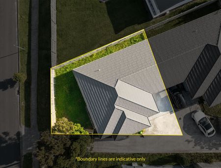 Comfort and Convenience Near Titirangi Village - Photo 2