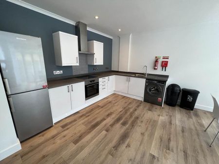 2 bedroom flat to rent - Photo 4