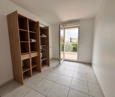 Location Appartement 3 pièces 56m² MARSEILLE 9ème - Photo 2