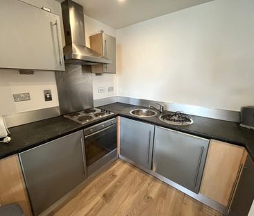 1 bedroom Flat To Let - Photo 2