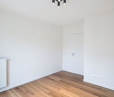 Appartement te huur in Brussel voor € 1.200 met 1 slaapkamer - Photo 2