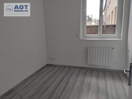 Location Appartement 3 pièces 59m² BEAUVAIS 60000 - Photo 2