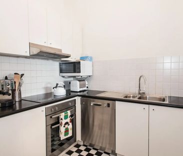 Amazing views over Albert Park - Photo 5