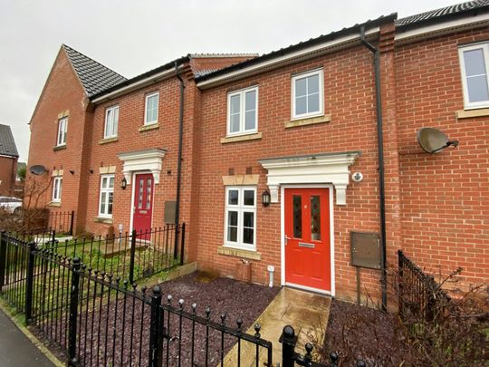Terraced House to rent on - Photo 1