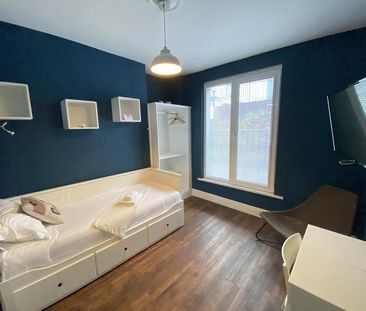 4 bedroom end of terrace house to rent - Photo 5