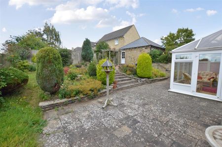 2 bedroom detached bungalow to rent - Photo 2