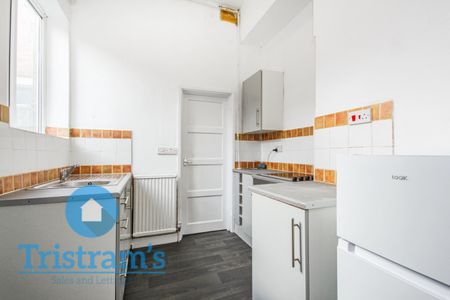 References Pending - 1 bed Studio - Photo 2