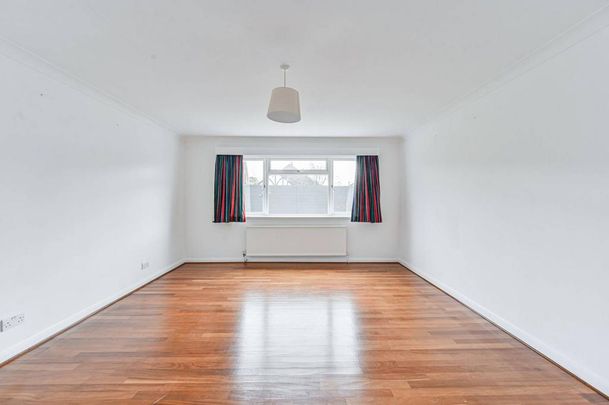 5 bedroom detached house to rent - Photo 1