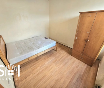 5 bedroom terraced house to rent - Photo 4