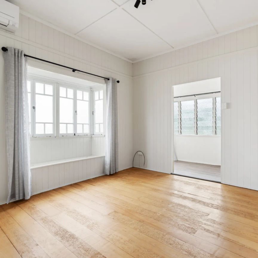 Bay Breezes & Character Living in the Heart of Sandgate - Photo 1