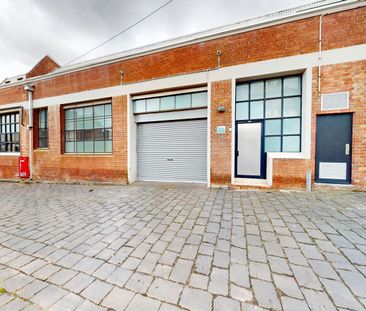 Warehouse Charm Meets City Convenience - Photo 5