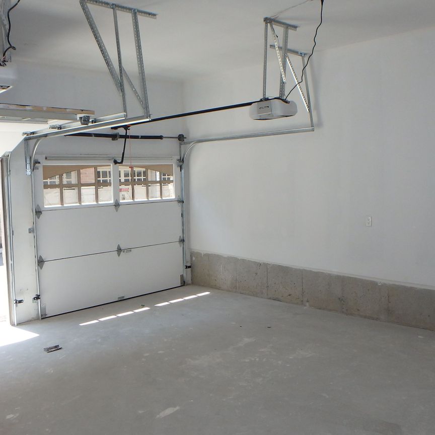 For Lease - 25 Amherst Circle, Vaughan, Ontario - Photo 1