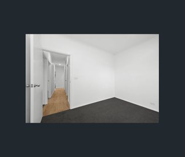 Renovated 3 Bedroom Townhouse in Great Location - Photo 2