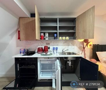 1 bedroom in a house share to rent - Photo 6