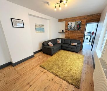 6 bedroom terraced house to rent - Photo 1