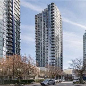 Downtown Vancouver *Furnished* 1 Bedroom + Den Apartment - Photo 2