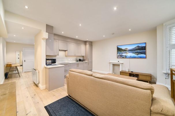 2 bedroom flat to rent - Photo 1