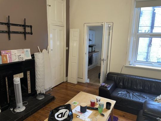 3 bedroom flat to rent - Photo 1