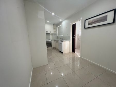 2 Bedroom unit in central location - Photo 2