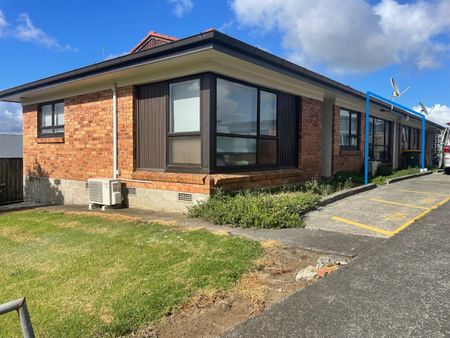 Unit 2, 9 Norman Spencer Drive, Papatoetoe, Auckland - Photo 4