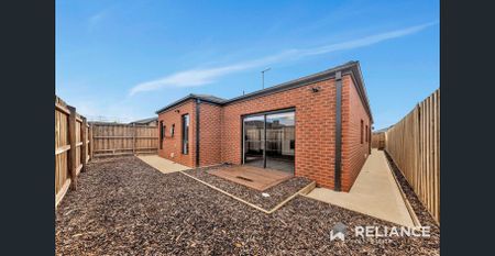 Move into comfort and convenience today-affordable living made easy with nearby public transport! - Photo 5