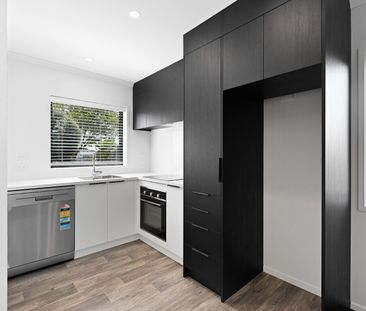 Discover comfortable and convenient living in this well-appointed 2... - Photo 4