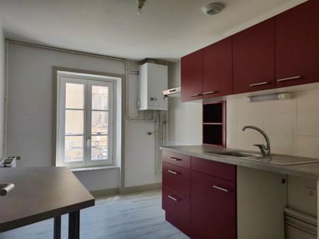 Appartement T3 à louer à Roanne - Place du marché - Photo 4