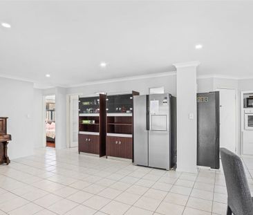 8 Greenwich Gardens, Bertram WA 6167 - House For Rent | Domain - Photo 3