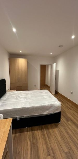 1 Bed Flat, Patton Studios, NW9 - Photo 1