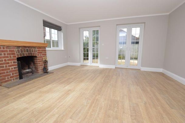 5 bedroom detached house to rent - Photo 1