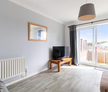 4 bedroom semi-detached house to rent - Photo 1