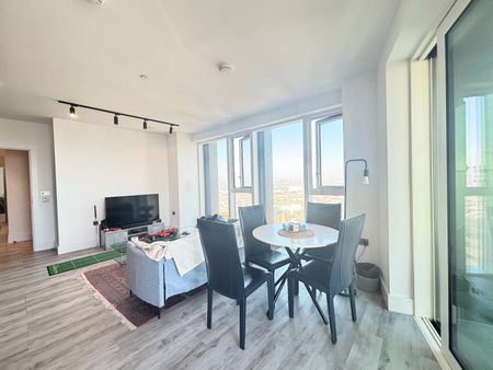 2 Bed Flat, Icon Tower, W3 - Photo 5