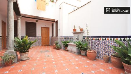 granada, Andalusia 18002 - Photo 2