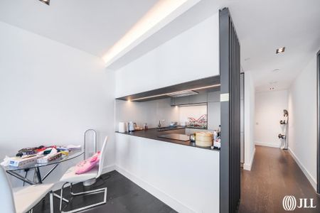 Amory Tower, Marsh Wall E14 - Photo 2