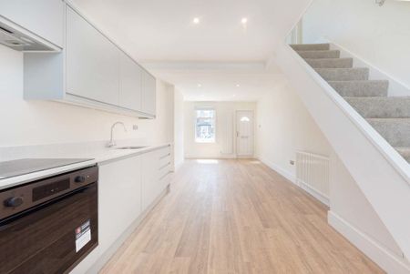 2 bedroom terraced house to rent - Photo 4