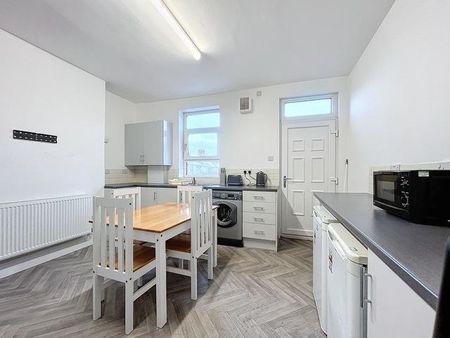 5 bedroom house share to rent - Photo 3