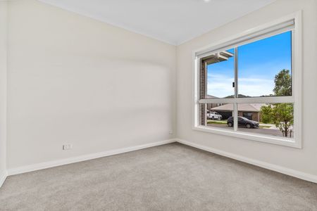 Brand new four-bedroom family home in sought-after Menangle Park - Photo 2