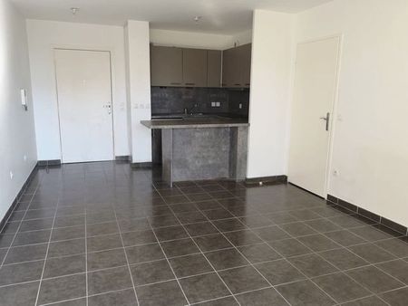 Location Appartement 2 pièces 41m² ST MAUR DES FOSSES 94100 - Photo 5