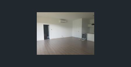 4 bedroom 2 bathroom property for rent! - Photo 4