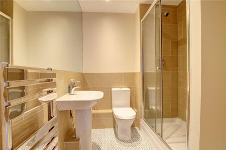 2 bedroom apartment to rent - Photo 4