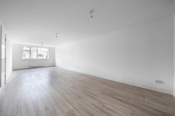 3 bedroom bungalow to rent - Photo 1