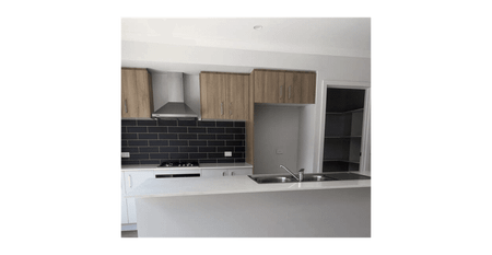 Stunning 4-Bedroom Family Home - Low Maintenance Living - Photo 2