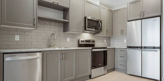 UNIT 1501VANTAGE! BRAND NEW UNITS. 1 bedroom, 1 bathroom + den. - Photo 2