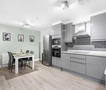 1 bedroom in a house share to rent - Photo 4