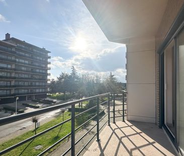 Centraal gelegen appartement met drie slaapkamers en garage - Photo 5