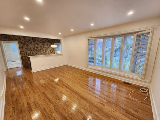 For Lease - 394 Paliser Crescent, Richmond Hill, Ontario - Photo 1