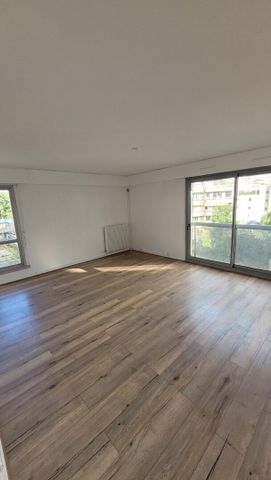 Appartement Paris 2 pièces 53.32 m2 avec terrasse - Photo 2