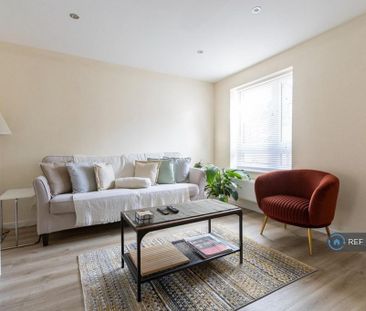 3 bedroom semi-detached house to rent - Photo 4