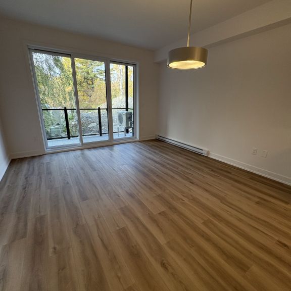 $1550+ - 1 CH - Nancy Elliott - Photo 1