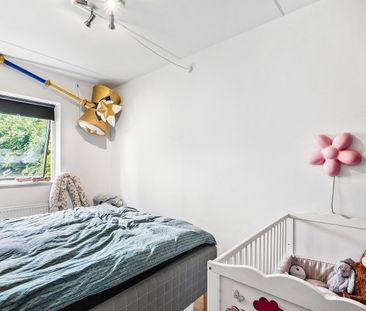 FLOT DELEVENLIG 3-VÆRELSES LEJLIGHED BELLIGGENDE PÅ FREDELIG VILLAVEJ - Foto 6